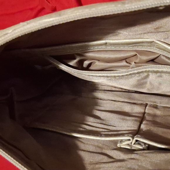 Laura Scott Gold Shoulder Bag - Picture 4 of 5